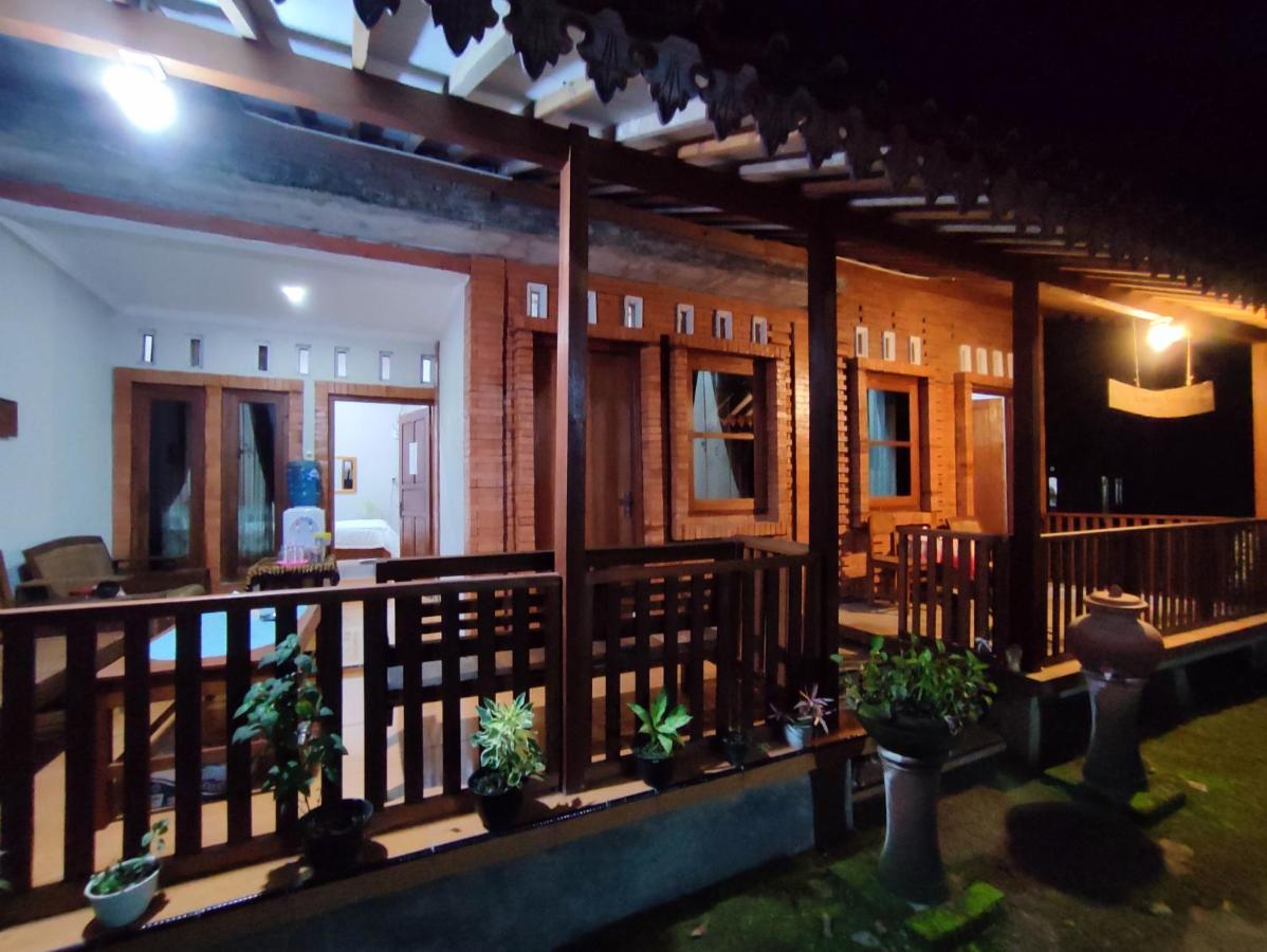 Romadhoni Homestay Magelang Ngoại thất bức ảnh