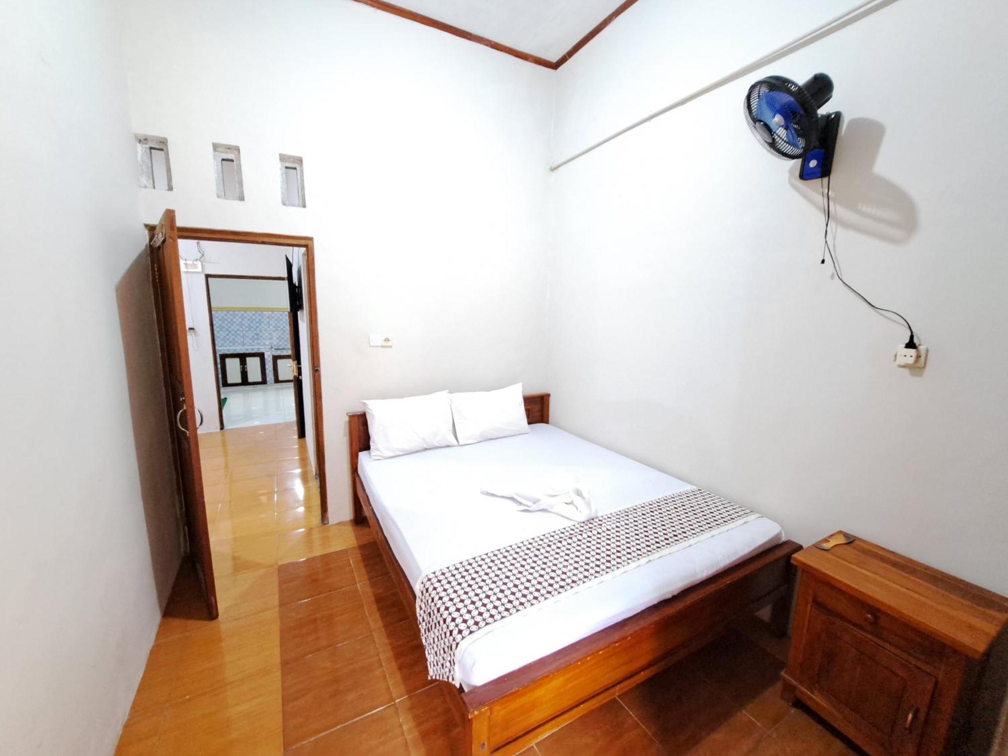 Romadhoni Homestay Magelang Phòng bức ảnh
