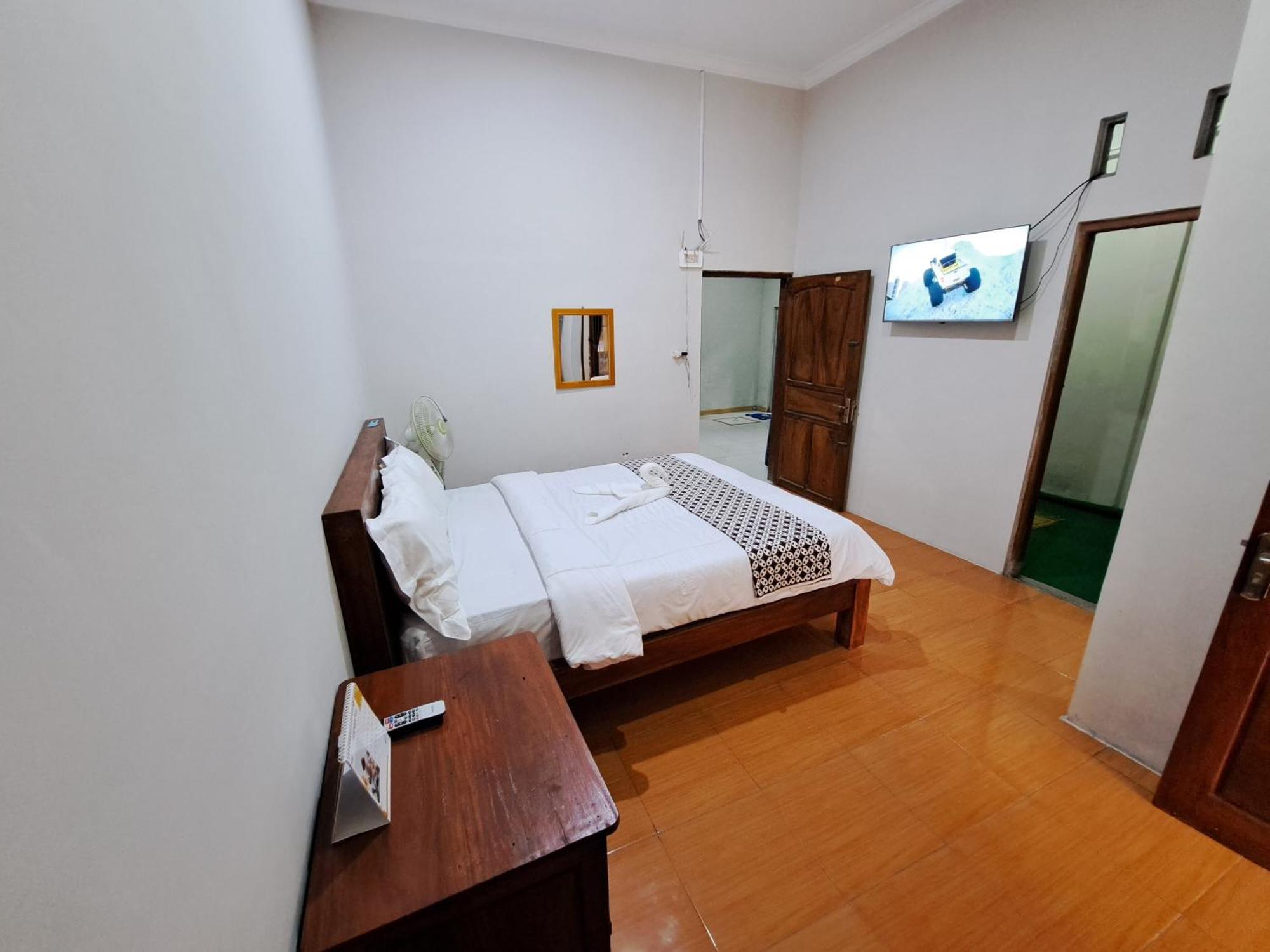 Romadhoni Homestay Magelang Phòng bức ảnh